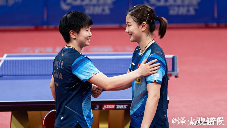 孙颖莎4-1战胜王晓彤 晋级十五运会女单八强 孙颖莎4-1战胜王晓彤 晋级十五运会女单八强